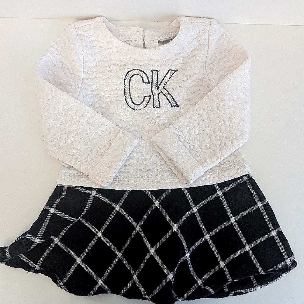 Calvin Klein Long Sleeve Quilted Plaid Dress in black & white size 24 months